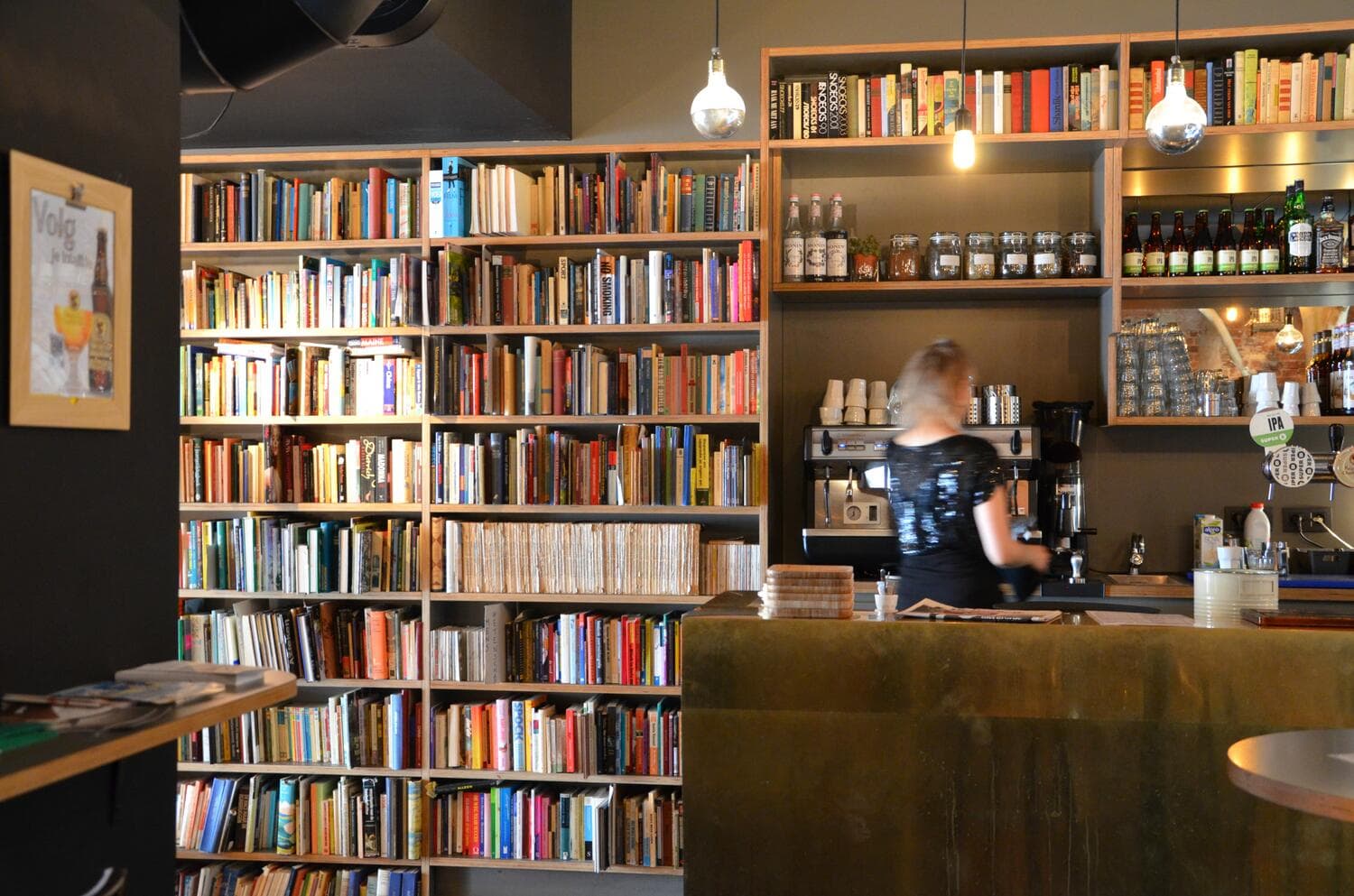 Le Bal Infernal - Used book cafe